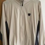 スリムシルエット重視で選んだカペルミュールのウィンドブレーカー｜インプレ